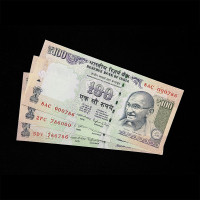 India, Rupees 100 x 3 Banknotes, Set of Holy Fancy Serial Number 000786, 786000, 786786, Sign. Raghuram G. Rajan & D. Subbarao, Inset L & R, (8AC 000786)