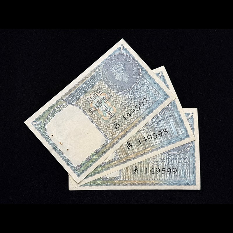 British India, 1940 Rupee 1 x 3 Consecutive Serial Number Banknotes, King George VI, Sign. C. E. Jones, Pick# 25a, (C21 149597)